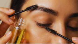 Household Oils That Gradually Encourage Thicker Eyebrows and Longer Healthier Lashes Naturally